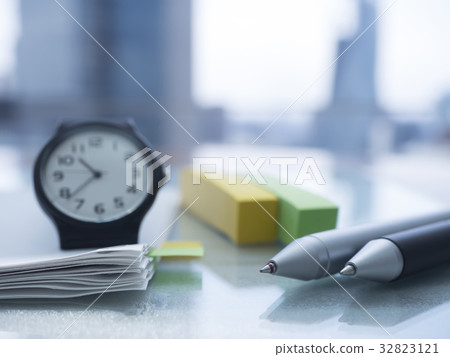 Business image · document · clock · tag Business image · document · clock · tag 32823121