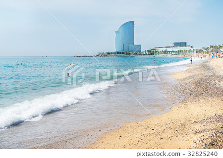 Barcelonetta beach, Barcelona 32825240
