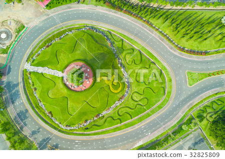 Aerial view of Royal Park Rajapruek roundabout 32825809