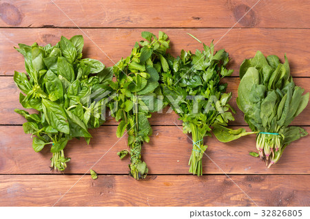 Herbs on wood Herbs on wood 32826805