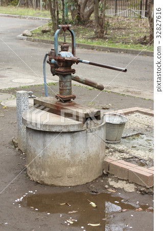 At the garden of Edo-Tokyo 32827616