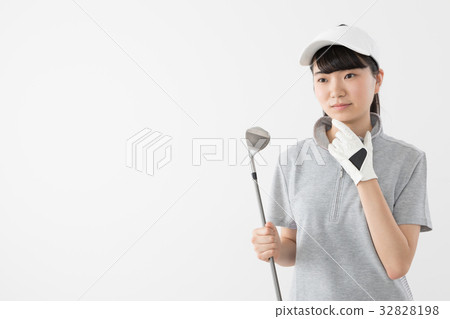 高爾夫球手年輕女子 32828198