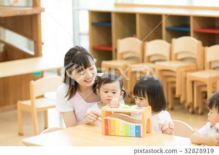 Nursery nursery nursery nursery 32828919