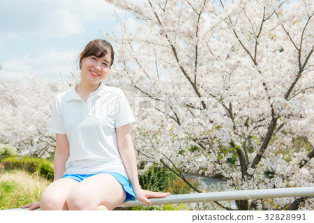 Cherry blossom female 32828991