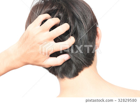 Closeup man hand itchy scalp, Hair care concept 32829580