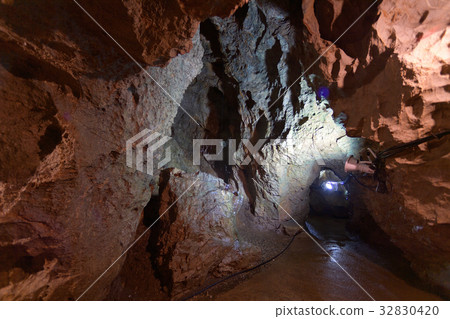 tourist spot tourist spot 32830420