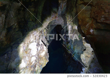 tourist spot tourist spot 32830423