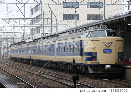 Retired driving train of 583 Akita car 32831462