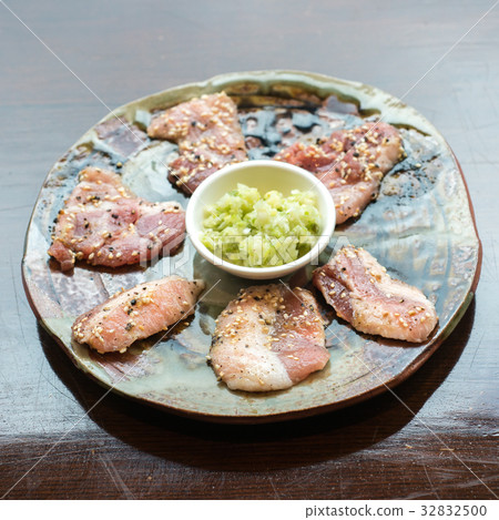 Premium japanese pork sliced Premium japanese pork sliced 32832500