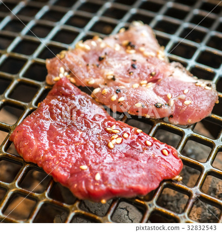Yakiniku grilled meat Yakiniku grilled meat 32832543