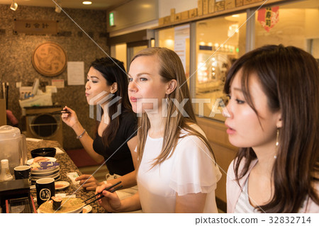 Inbound tourist image Inbound tourist image 32832714