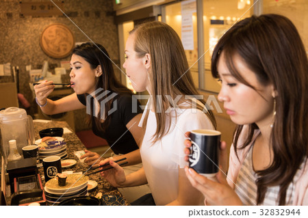 Inbound tourist image 32832944