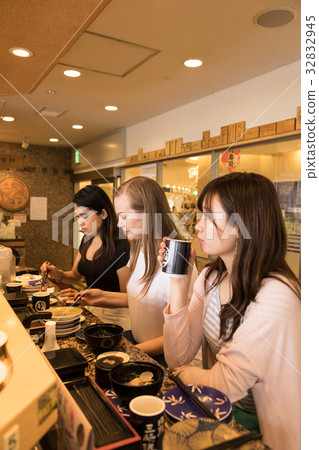 Inbound tourist image 32832945