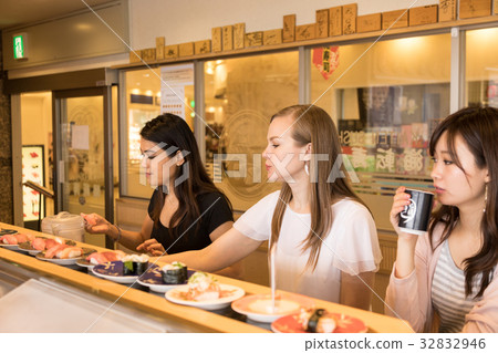 Inbound tourist image Inbound tourist image 32832946