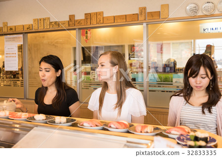 Inbound tourist image 32833335