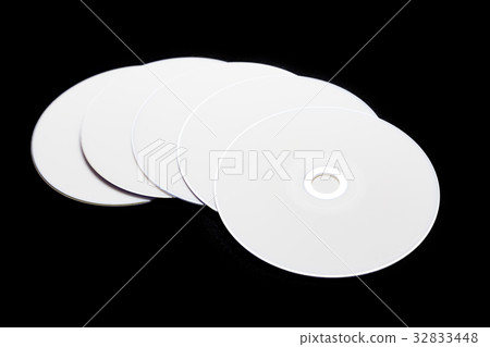 Optical disc 32833448