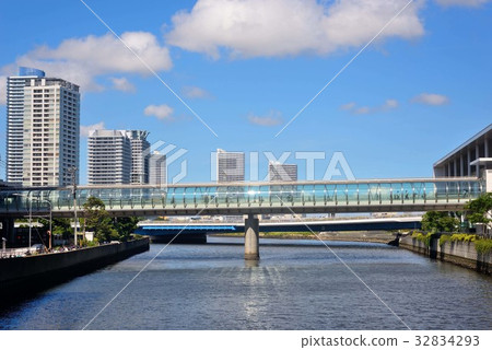 橫濱的玻璃封閉通道 橫濱的玻璃封閉通道 32834293