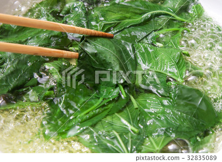 Moroheiya hot water Moroheiya hot water 32835089