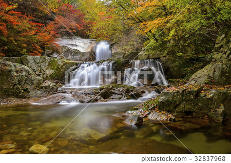 Ethan Waterfall, Bangdong valley, Bang Tae San, Inje County, Gangwon Province, Korea 32837968