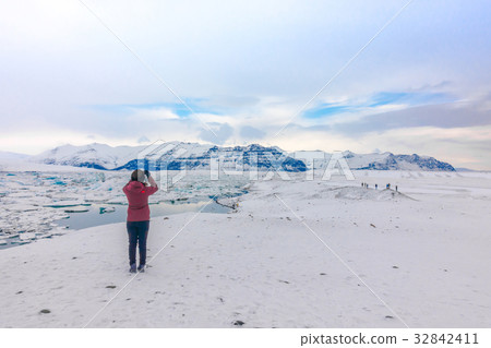 Icebergs in Glacier Lagoon, Iceland . Icebergs in Glacier Lagoon, Iceland . 32842411