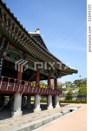 Jinju城堡,Hwaseong堡壘,晉州市,Gyeongnam,韓國 Jinju城堡,Hwaseong堡壘,晉州市,Gyeongnam,韓國 32844105