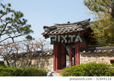 Jinju, Jinju, Kyungnam, Korea 32844118