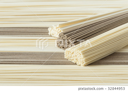 Dried Noodles Udon Somen Soba 32844953