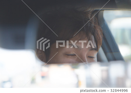 Male driver 32844996