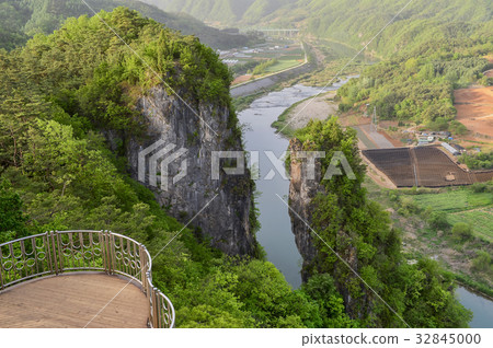 Dongdol Kim, Sogang, Yeongwol, Gangwon, Korea 32845000