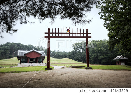 Huryeong, Hwaseong, Gyeonggi-do, Korea Huryeong, Hwaseong, Gyeonggi-do, Korea 32845209