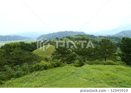 Sueiyama burial mound group 02 Sueiyama burial mound group 02 32845919