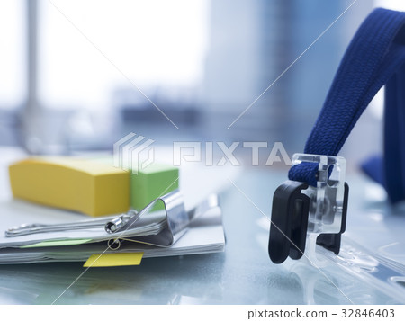 Business image · document · ID card · sticky note 32846403
