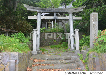 Ongami Shrine 32848564