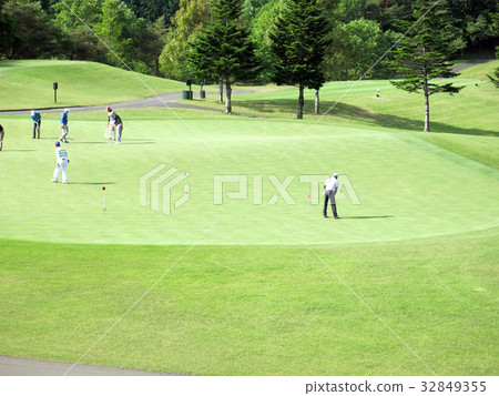 Golf practice green Golf practice green 32849355