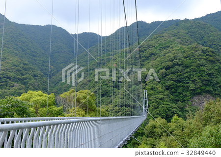 Aya的Teruha大型懸索橋 32849440