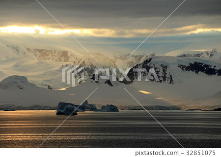 Antarctica landscape, icebergs, mountains and Antarctica landscape, icebergs, mountains and 32851075