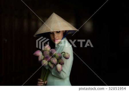 Women vietnam in Ao dai Traditional dress  32851954