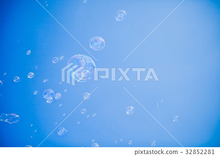 Soap bubbles 32852281