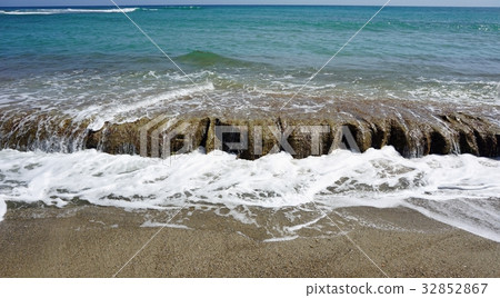 coast and sea coast and sea 32852867