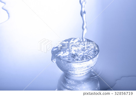 我喝得太多了 我喝得太多了 32856719