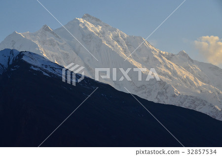 Beautiful mountain and sky seen from Hunza Dujkel hill in Pakistan 32857534