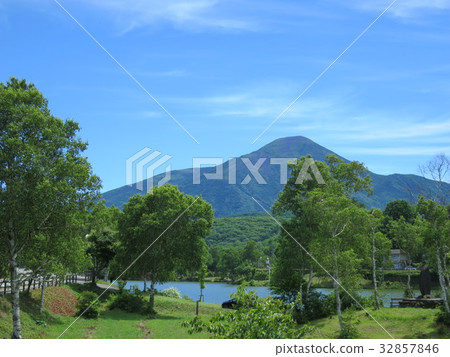 Lake Shirakaba and Yakogamine 32857846