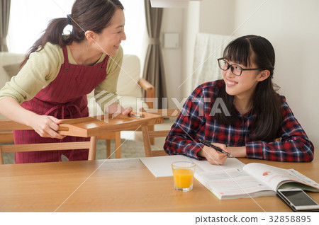 孩子和母親要學習 32858895