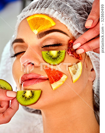 Facial mask from fresh fruits for woman 32860499