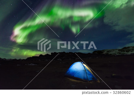 Camping in the north with the northern lights Camping in the north with the northern lights 32860602