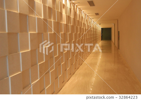 the Long white clean hallway the Long white clean hallway 32864223