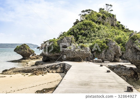 Tomb of Amamitieu 32864927