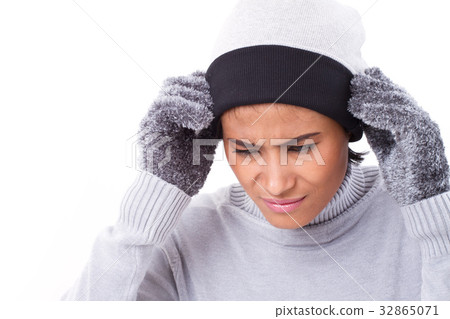 sick woman suffering from headache sick woman suffering from headache 32865071