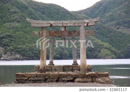 Wada Tomi Shrine in Tsushima City 32865117