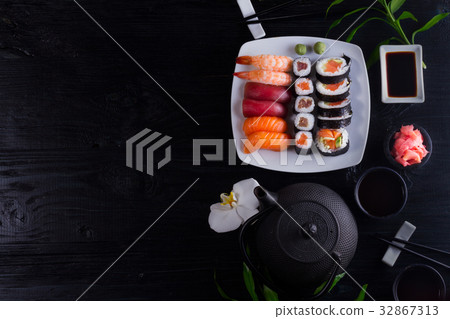 Japanese sushi dish 32867313